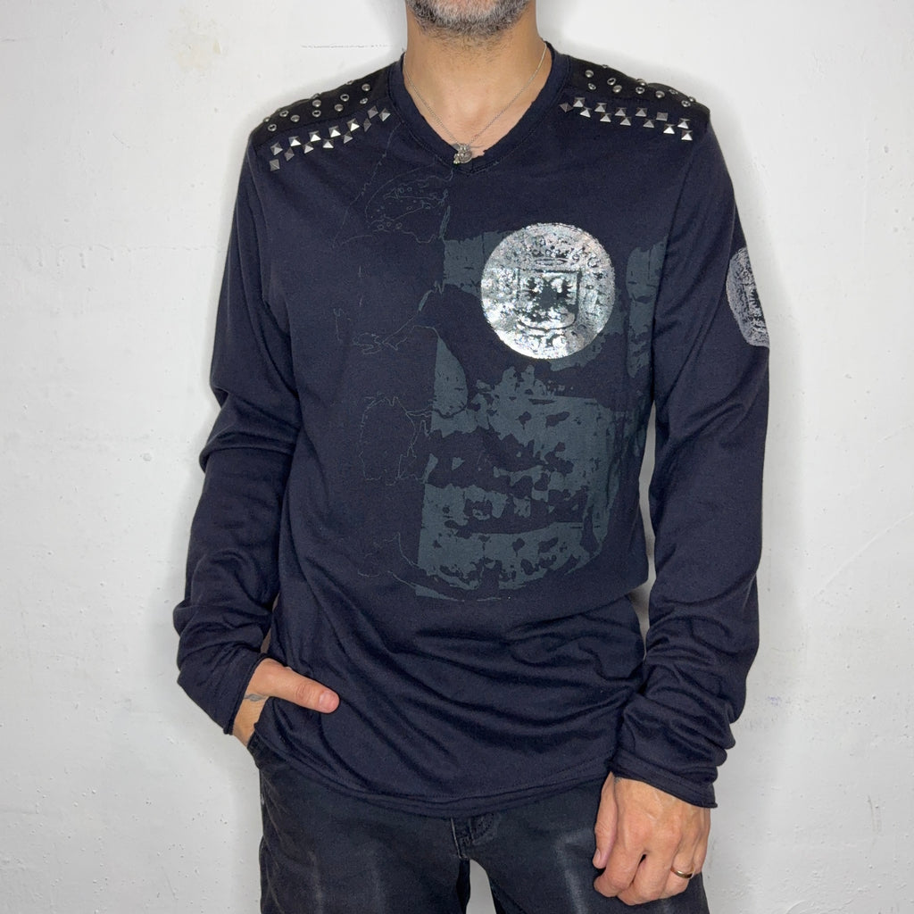 “Skull & Studs” Long Sleeve. L