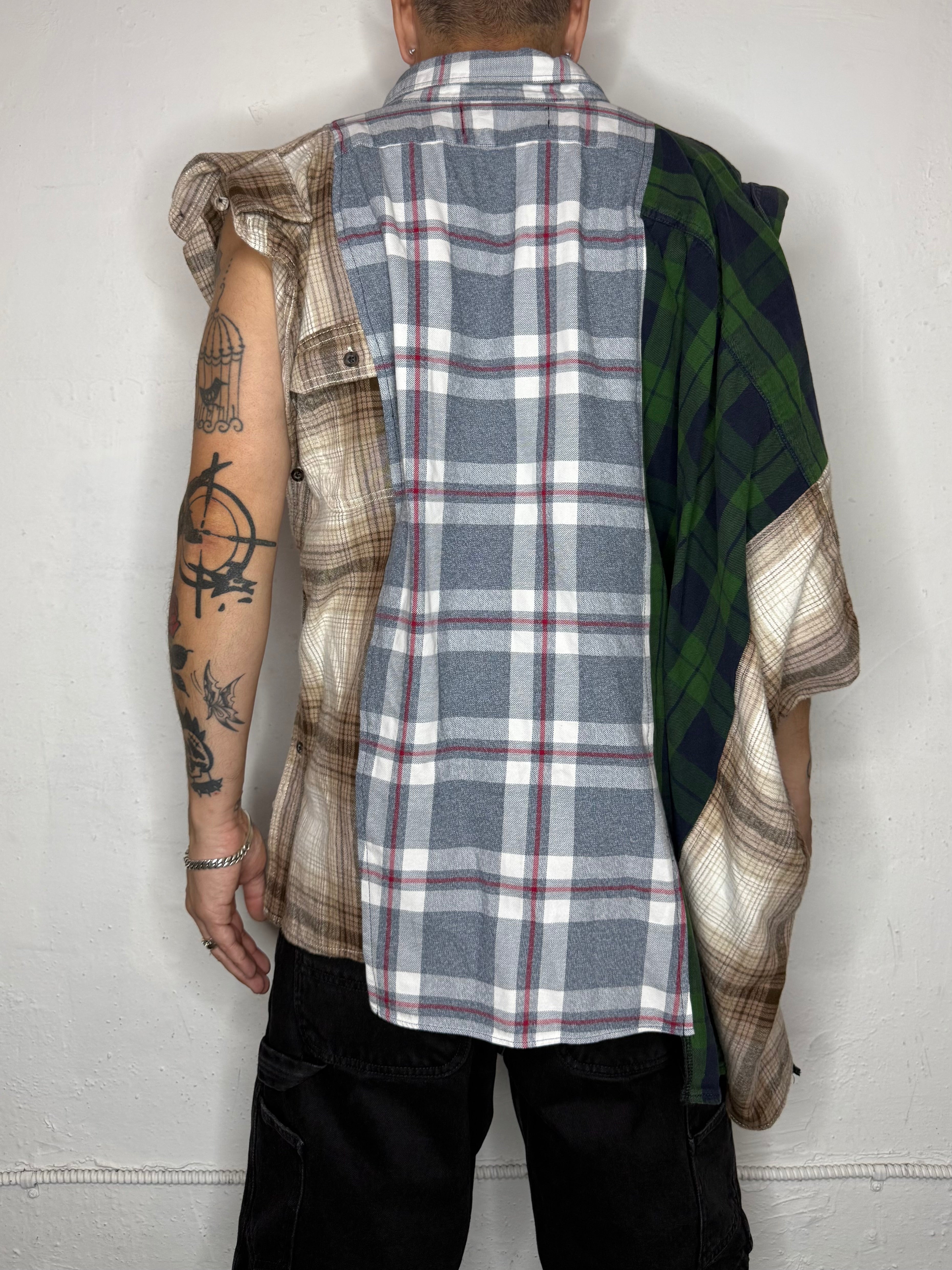 Flannel Button Up Muscle. L