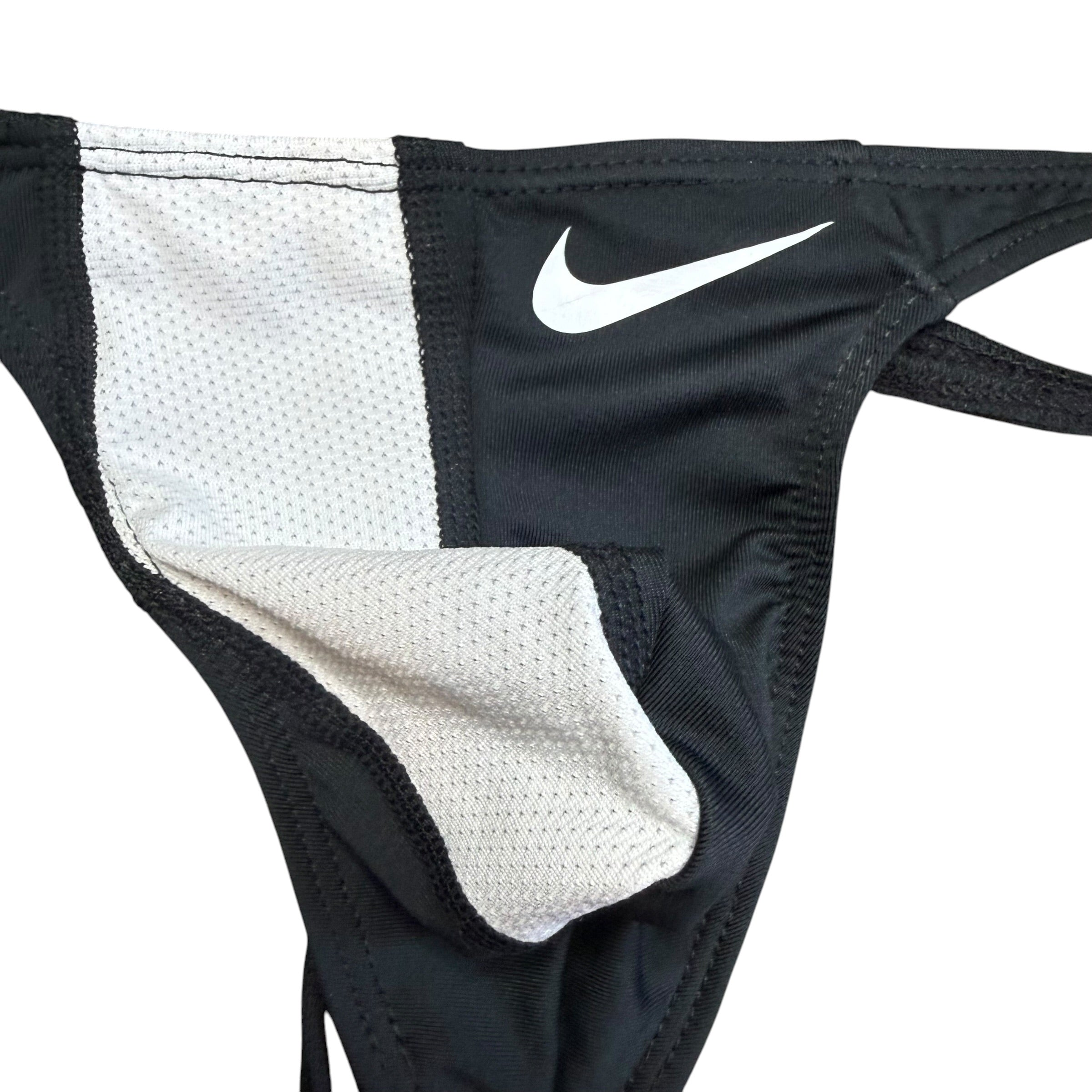 Nike Dri-Fit Thong. M
