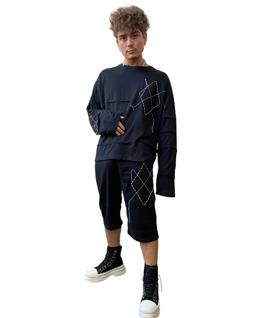 Argyle Pullover Sweatshirt. XL