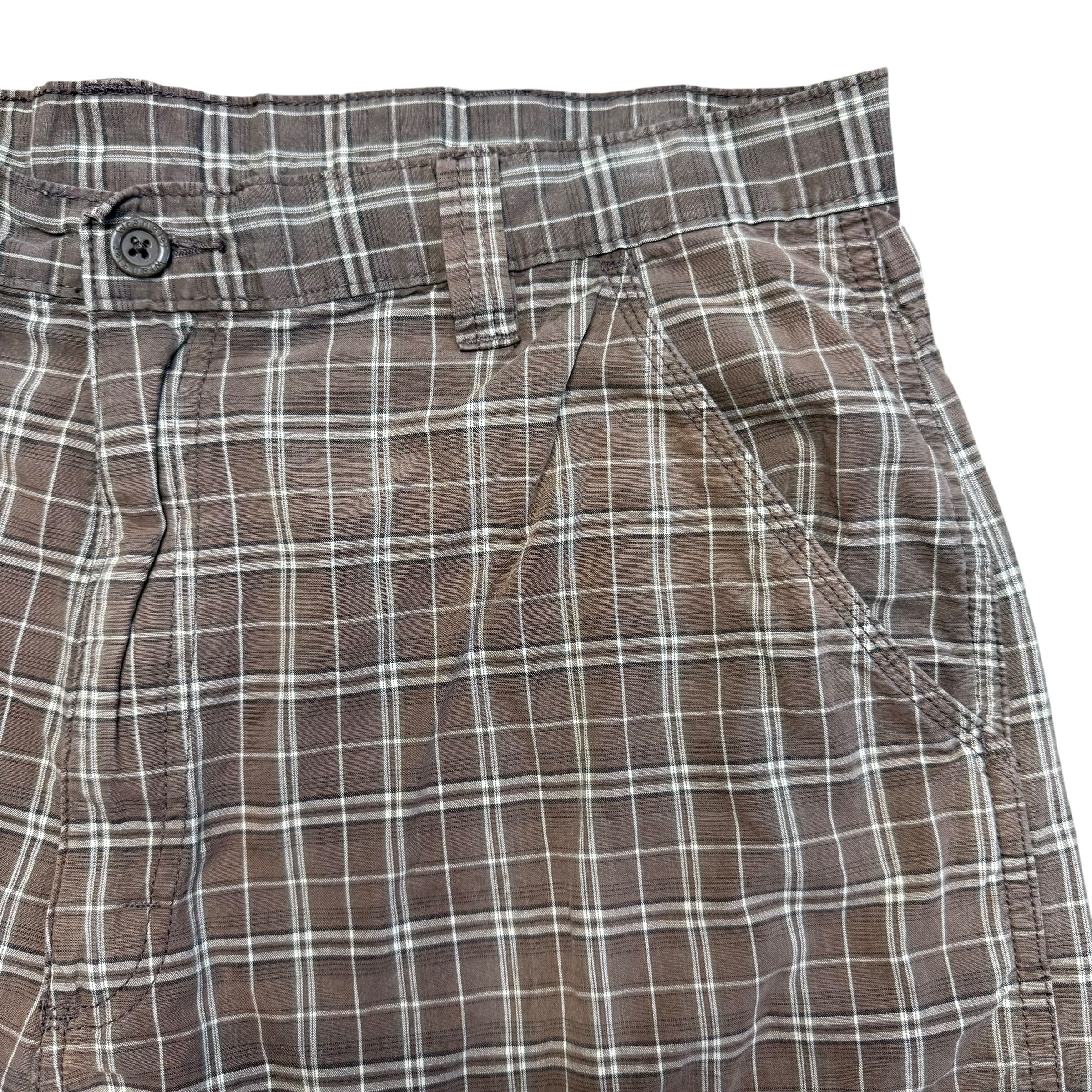 Wrangler Plaid Shorts. 36