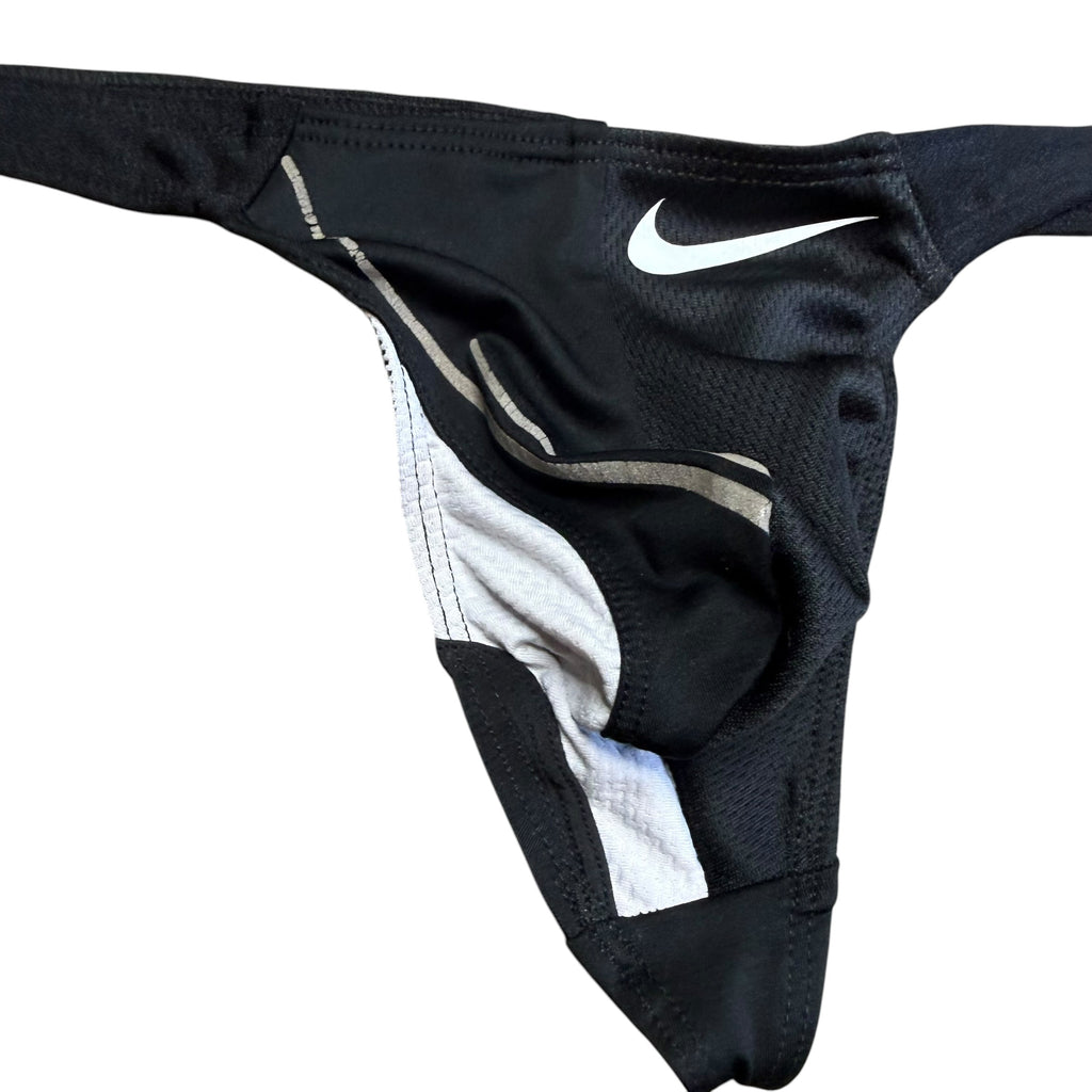 Nike Dri-Fit Thong. S - M