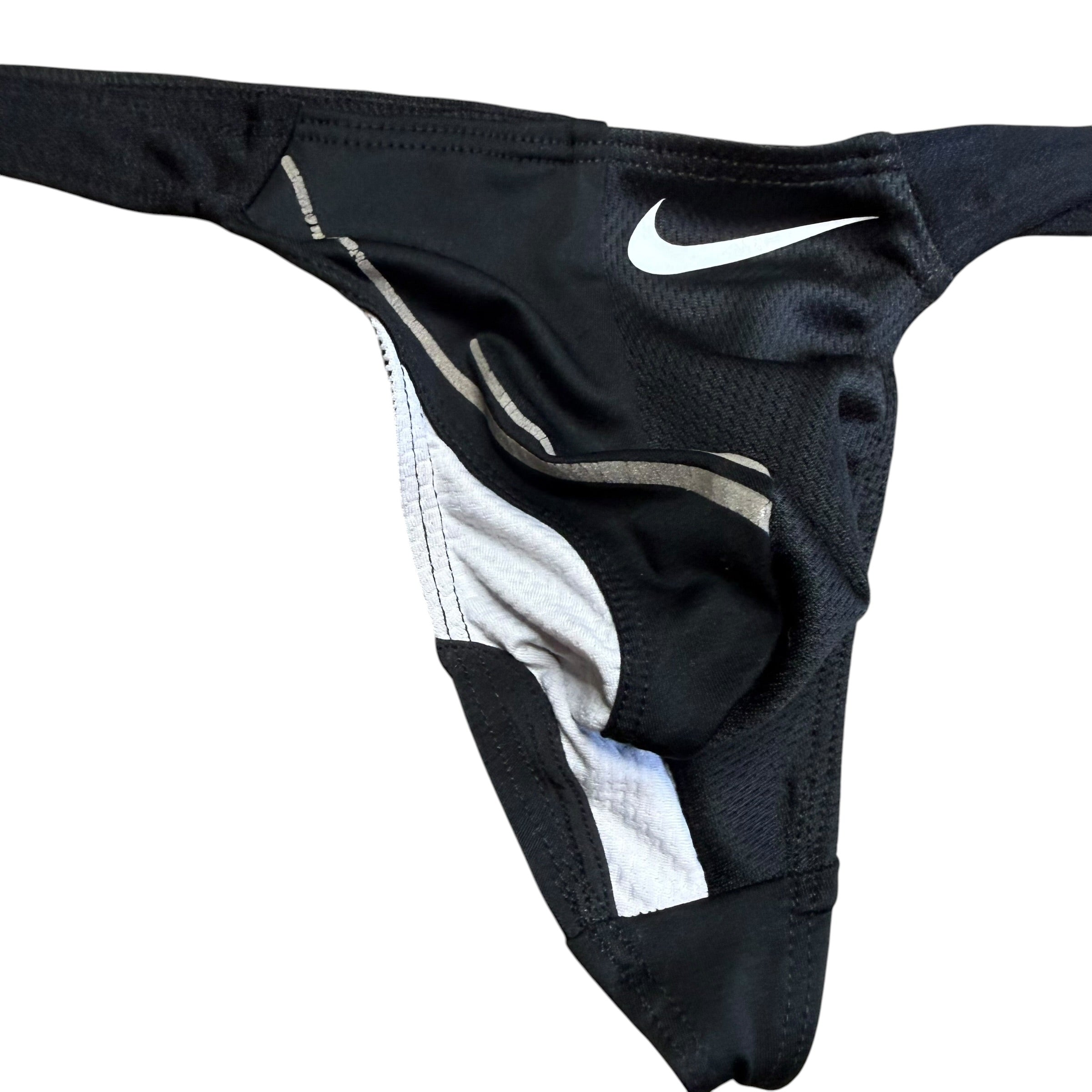 Nike Dri-Fit Thong. S - M