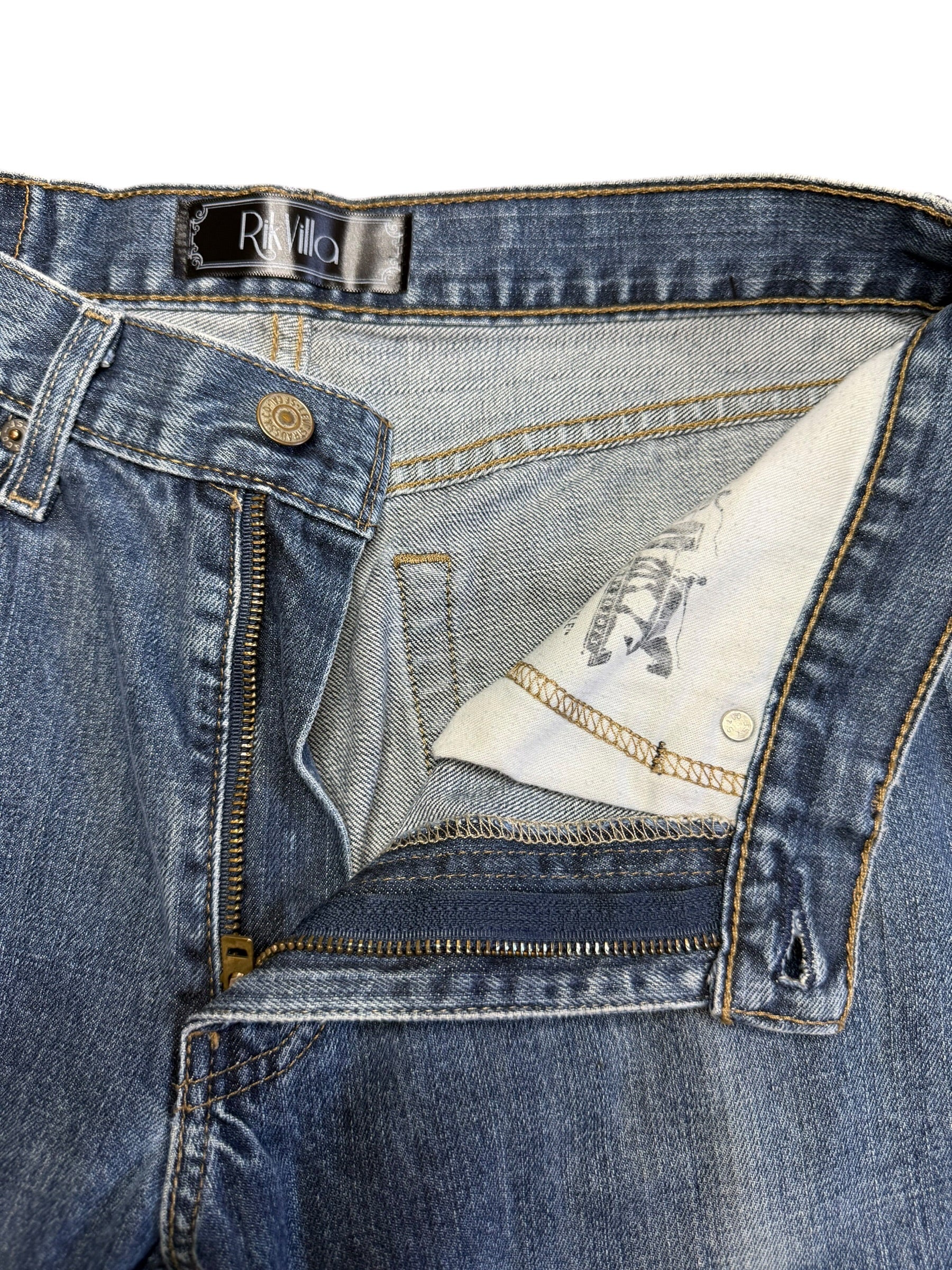 Levis Wide Leg Denim. 32
