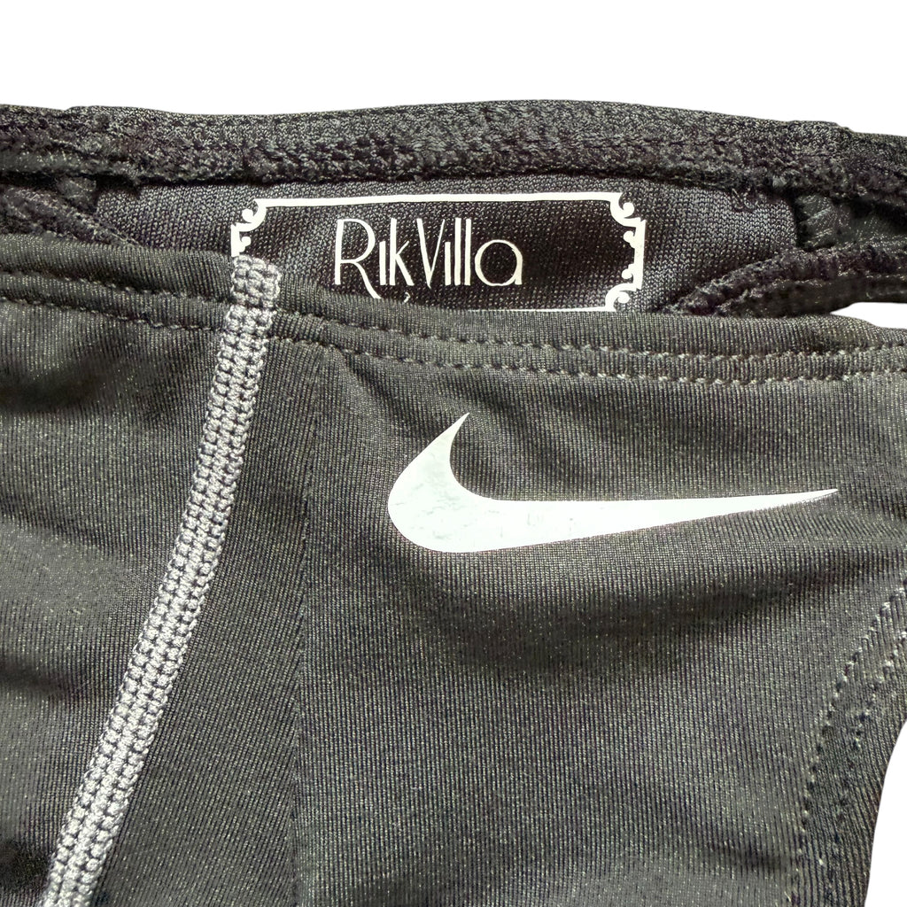 Nike Dri-Fit Thong. L