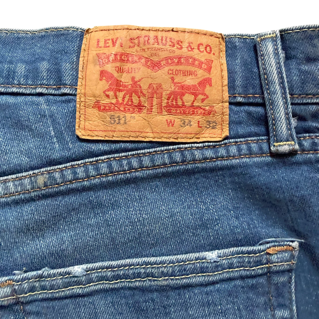 Levis Denim Shorts. 34