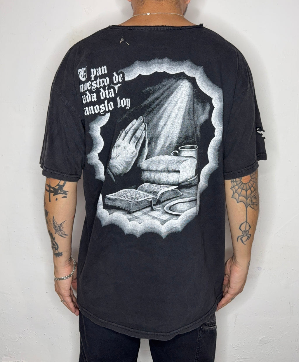 “El Pan Nuestro” T-Shirt. XL