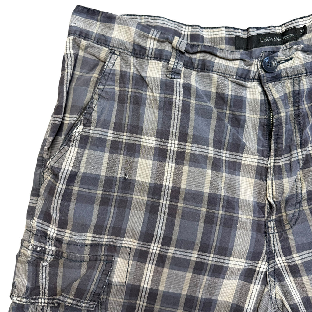 Calvin Klien Jeans Plaid Shorts. 32