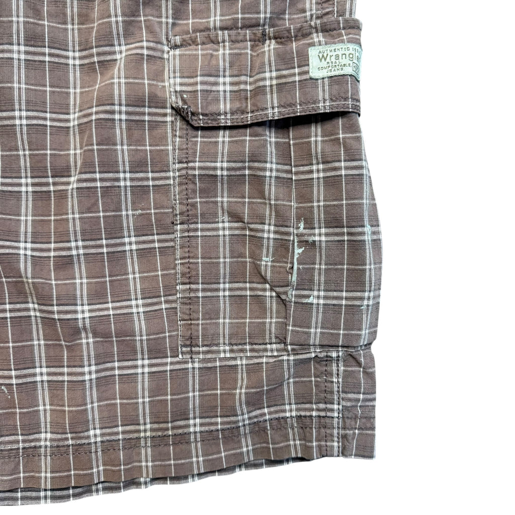 Wrangler Plaid Shorts. 36