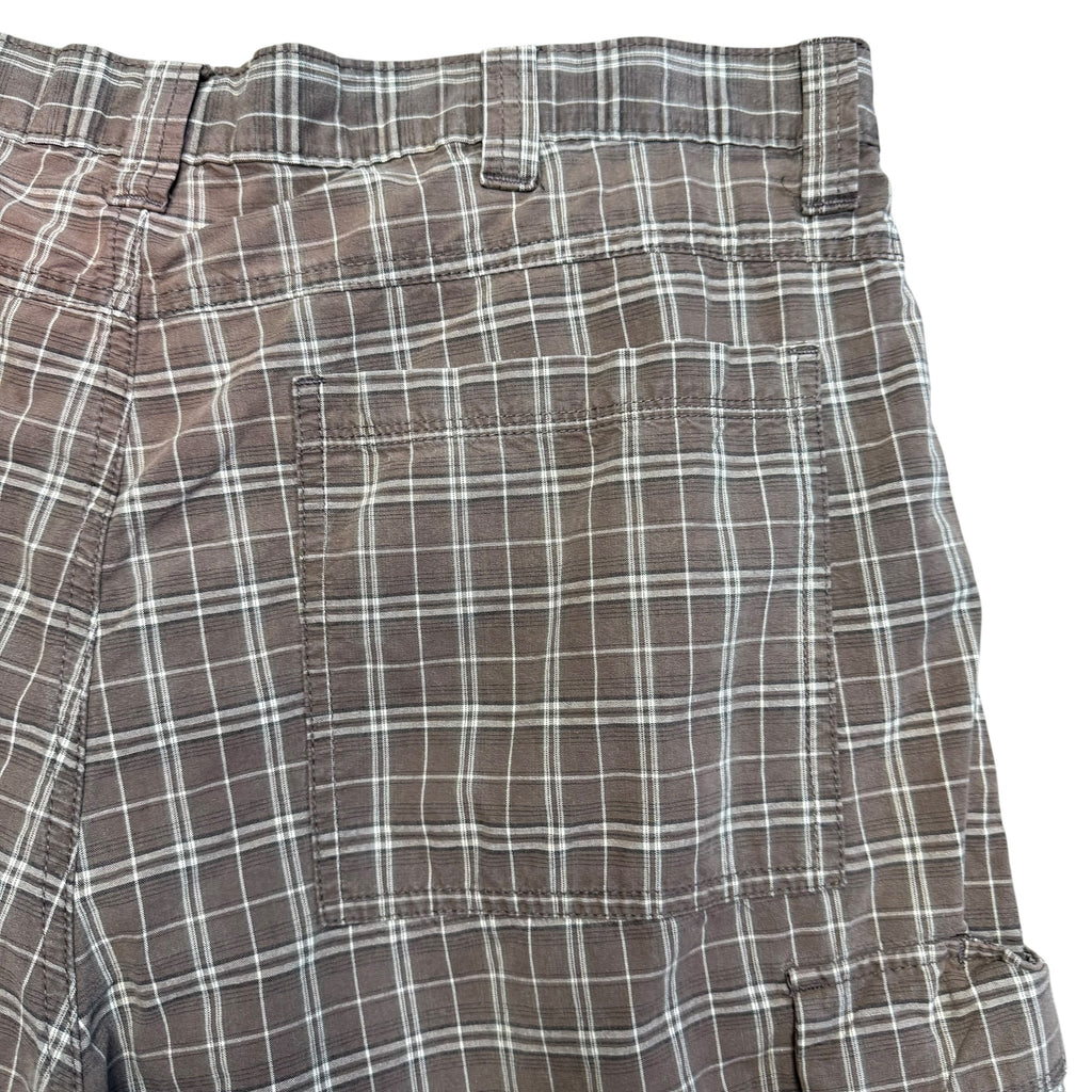 Wrangler Plaid Shorts. 36