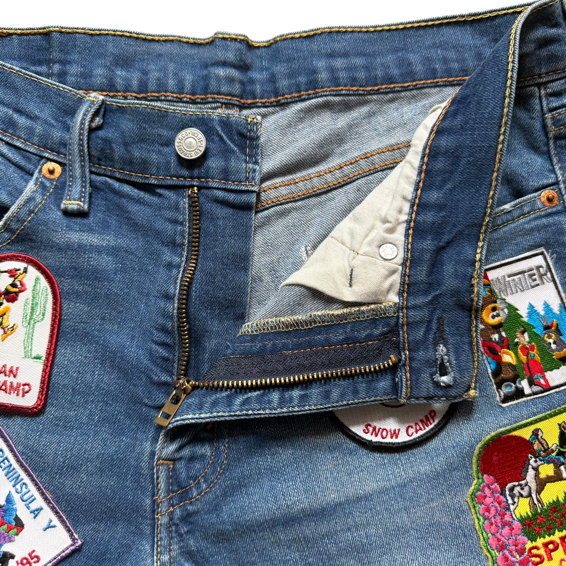 Levis Denim Shorts. 34
